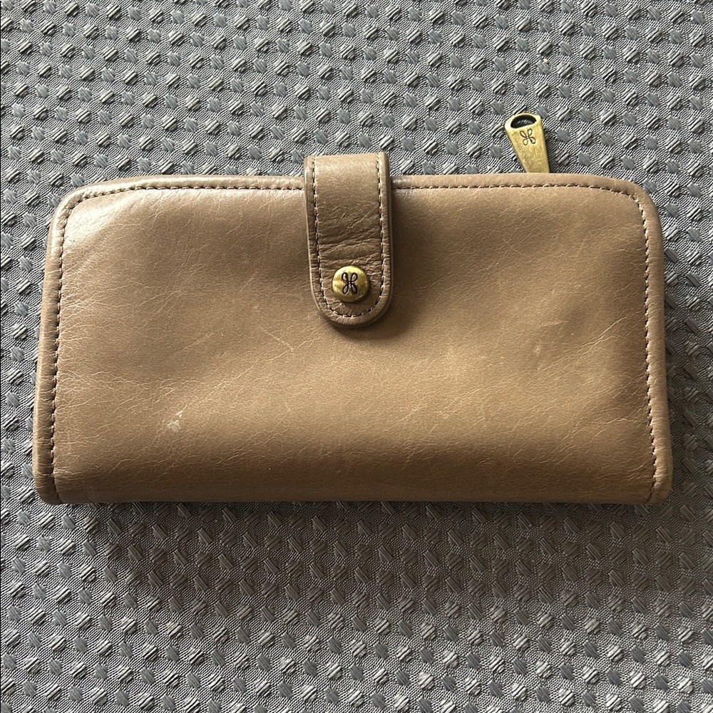 Hodo Brown Leather Wallet with Snap Closure